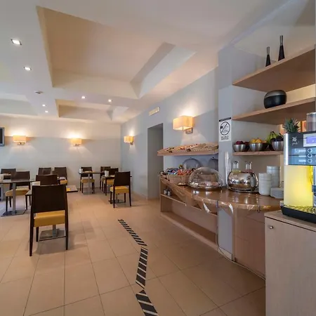 桑朱安酒店 酒店